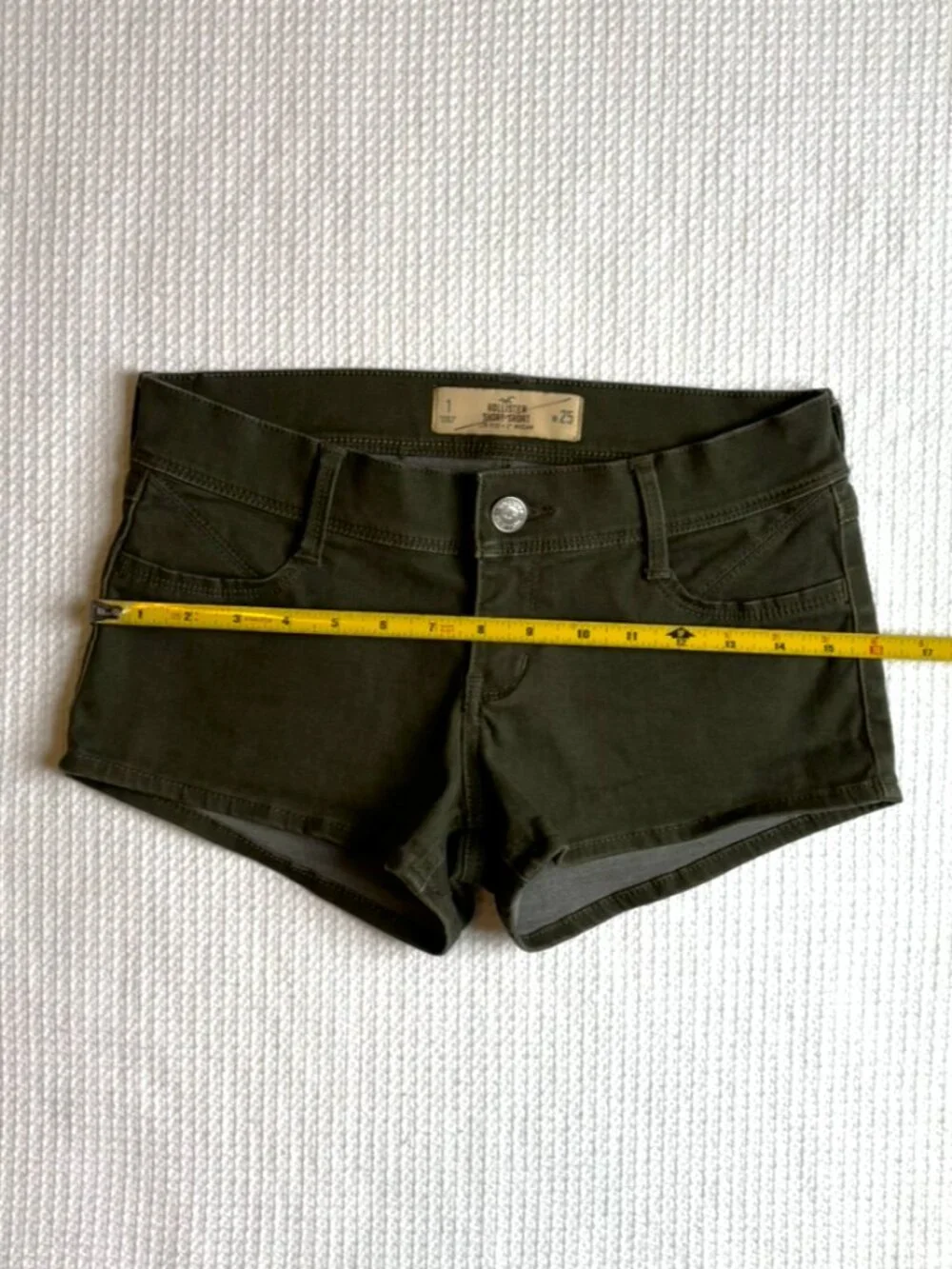 Hollister brand size